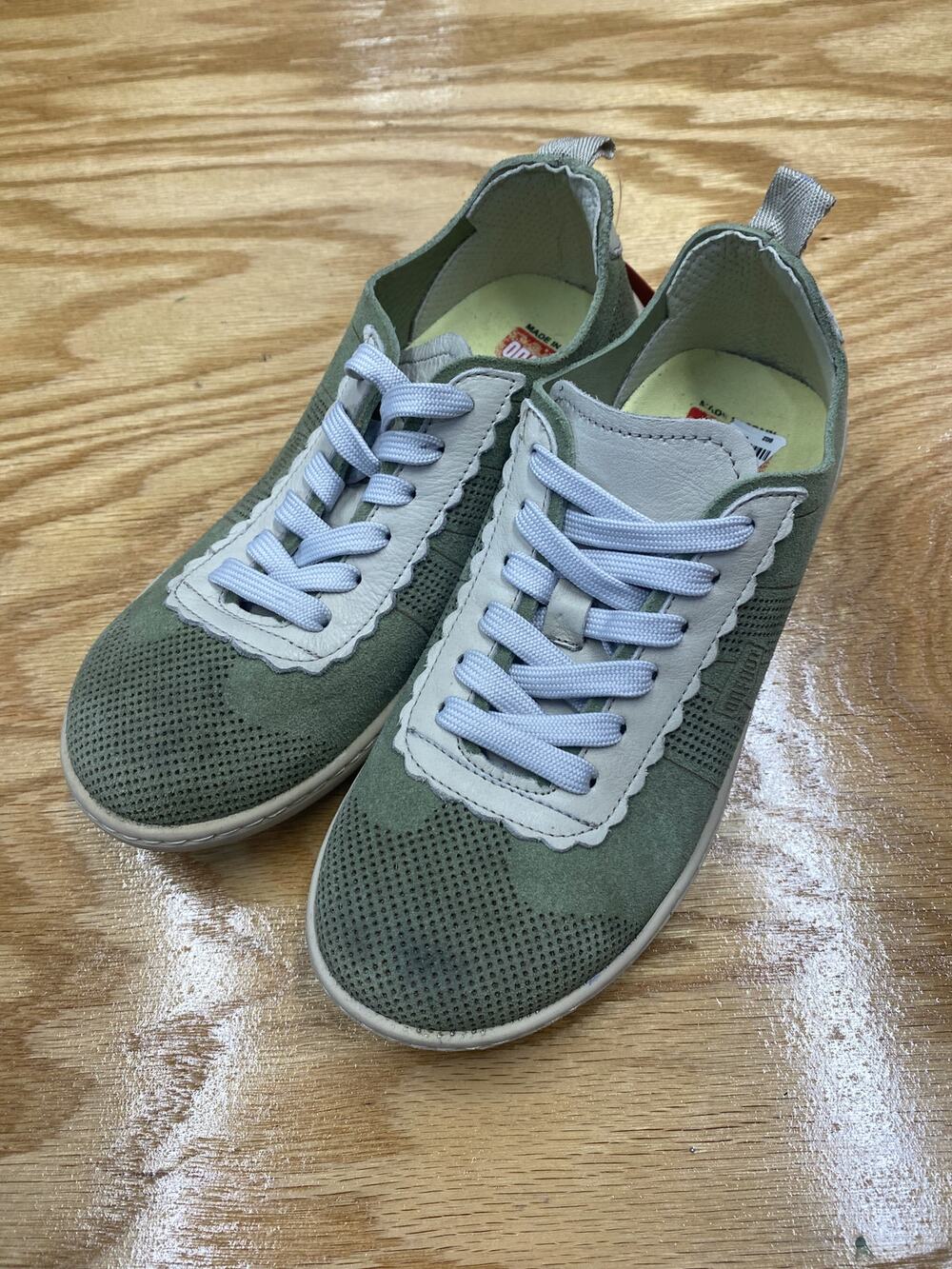 On Foot 14001 Women 5.5 Green Suede Lace Up Low Top Perforated Athletic Sneakers